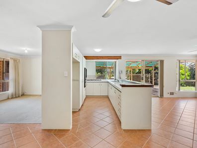 5 Ozone Court, Halls Head WA 6210