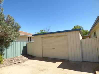 22 Snell St, Merredin WA 6415