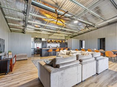 98 PINDARI PLACE, Karakin WA 6044
