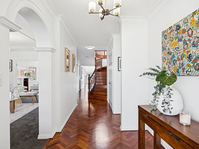 120 Castlecrag Drive, Kallaroo WA 6025