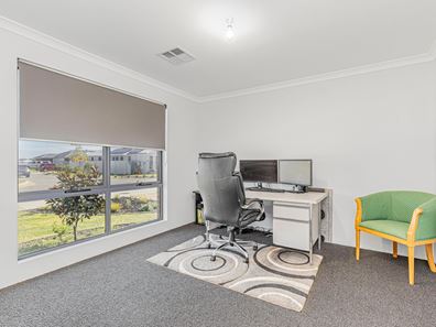 4 Platform Loop, Brabham WA 6055