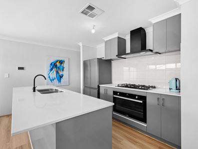 4 Platform Loop, Brabham WA 6055