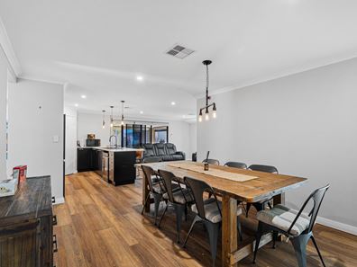 11 Nolan Lane, Dawesville WA 6211