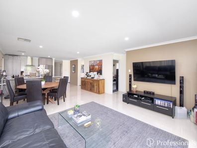 12 Kalil Fairway, Forrestfield WA 6058