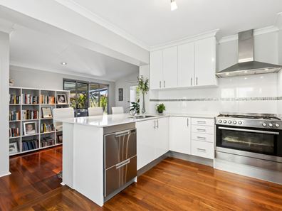 36 Lyndhurst Street, Dianella WA 6059