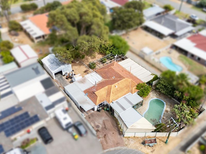 17 Nowranie Place, Hillman WA 6168