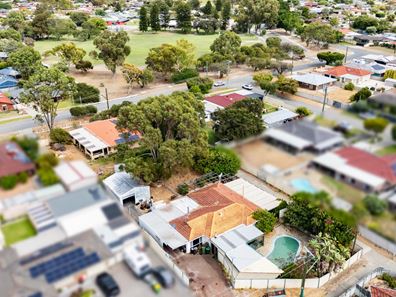 17 Nowranie Place, Hillman WA 6168