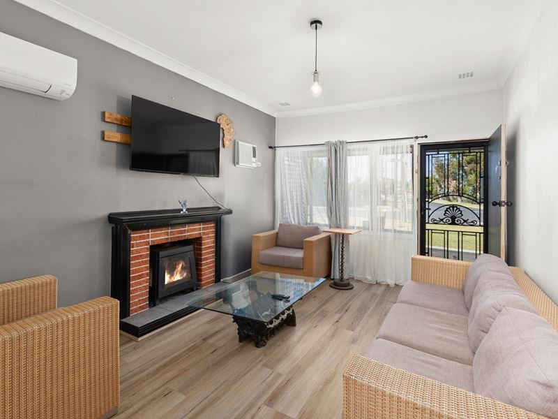 18 Balgore  Way, Carey Park
