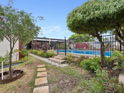 30 Macedon Place, Craigie WA 6025