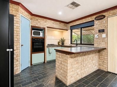 42 Danube Avenue, Beechboro WA 6063