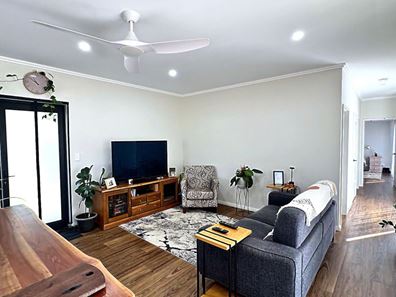 25 Rolinson Drive, Kalannie WA 6468