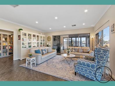 6 Brindabella Crescent, Halls Head WA 6210