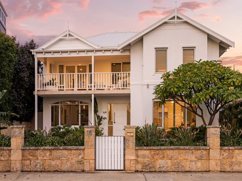 16 Azzuro Crescent, Hillarys WA 6025