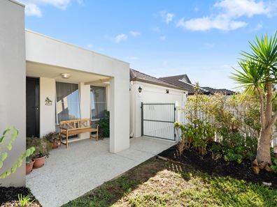 22 Blanche Crescent, Lakelands WA 6180
