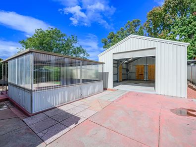 32 Lester Drive, Thornlie WA 6108