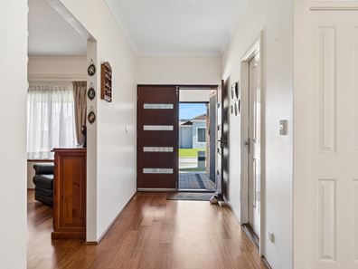 30 Claridge Circle, Thornlie WA 6108