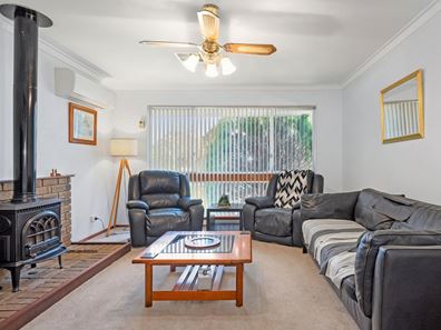 28 Lowanna Way, Armadale WA 6112