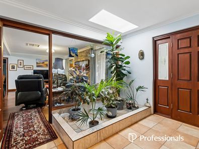 152 Williams Street, Gooseberry Hill WA 6076
