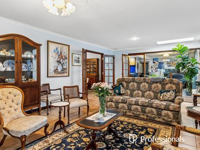 152 Williams Street, Gooseberry Hill WA 6076
