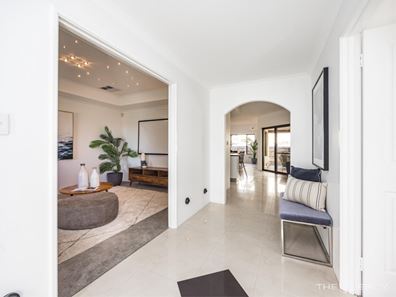 2 Valley Views Drive, Landsdale WA 6065