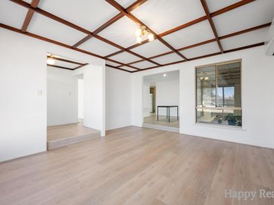 16 Geographe Way, Thornlie WA 6108