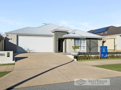 40 Eucalyptus Dr, Hammond Park WA 6164