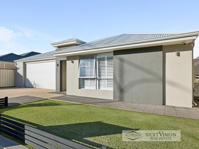 40 Eucalyptus Dr, Hammond Park WA 6164