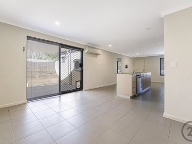 11 Tamarind Lane, Halls Head WA 6210