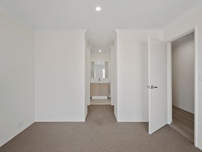 11 Bundara Crest, Lakelands WA 6180