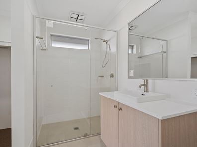 11 Bundara Crest, Lakelands WA 6180