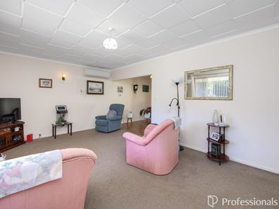 1/61 Sussex Road, Forrestfield WA 6058