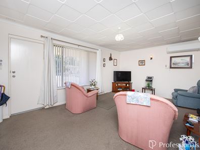 1/61 Sussex Road, Forrestfield WA 6058