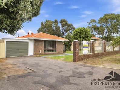 28 Petchell Street, Rangeway WA 6530