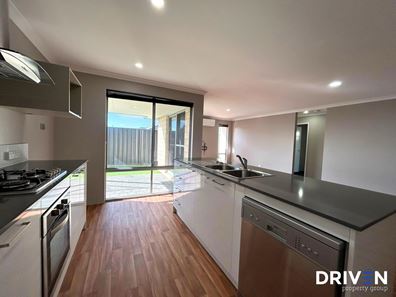17 Quenda Street, Banksia Grove WA 6031