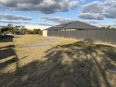11 Beaconsfield Avenue, Midvale WA 6056