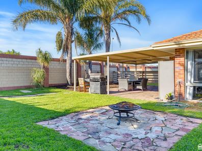 14 Hastie Close, Brookdale WA 6112