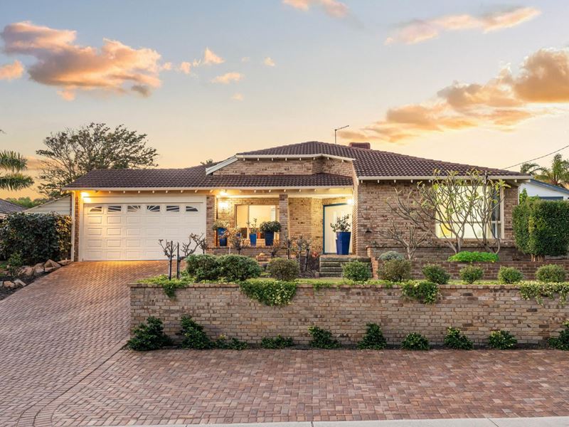 11 Gunida Street, Mullaloo WA 6027