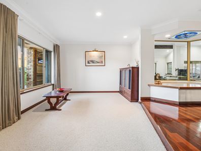 11 Gunida Street, Mullaloo WA 6027
