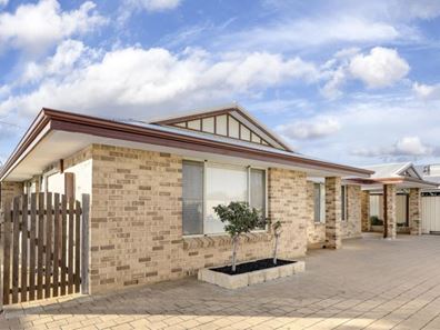 15 Premier Circle, Dongara WA 6525
