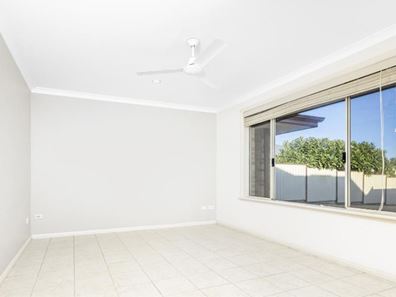 15 Premier Circle, Dongara WA 6525
