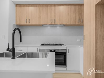 2/1 Webber Street, Willagee WA 6156
