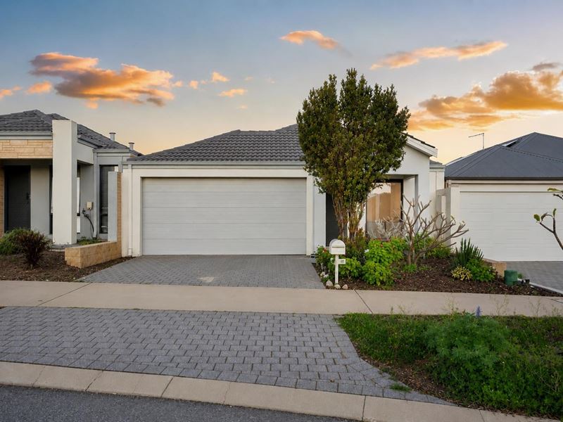 2 Vamoose Way, Meadow Springs WA 6210