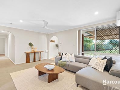 35B Danbury Crescent, Girrawheen WA 6064