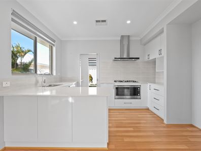 20 Dandelion Road, Karnup WA 6176