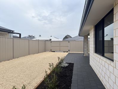 5 Sutcliffe  Retreat, South Yunderup WA 6208