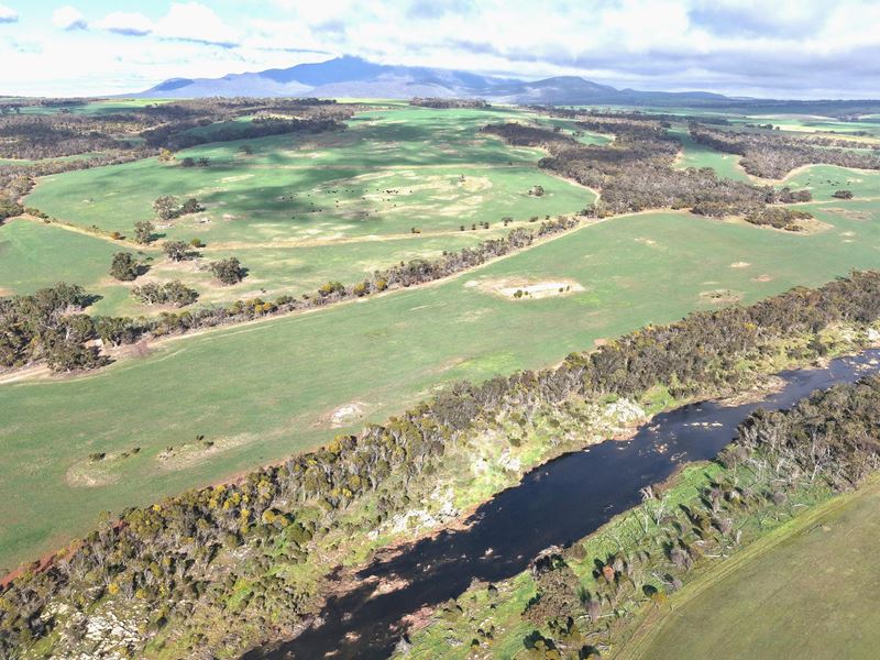 1 Yungermere  Road, Gnowellen WA 6328