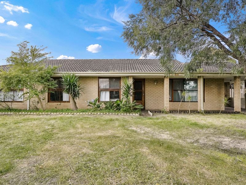 1 Nardoo Way, Maddington WA 6109