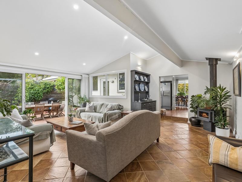 70 Heath Road, Kalamunda WA 6076