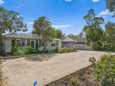 70 Heath Road, Kalamunda WA 6076