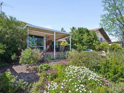 162 Lockhart Street, Como WA 6152